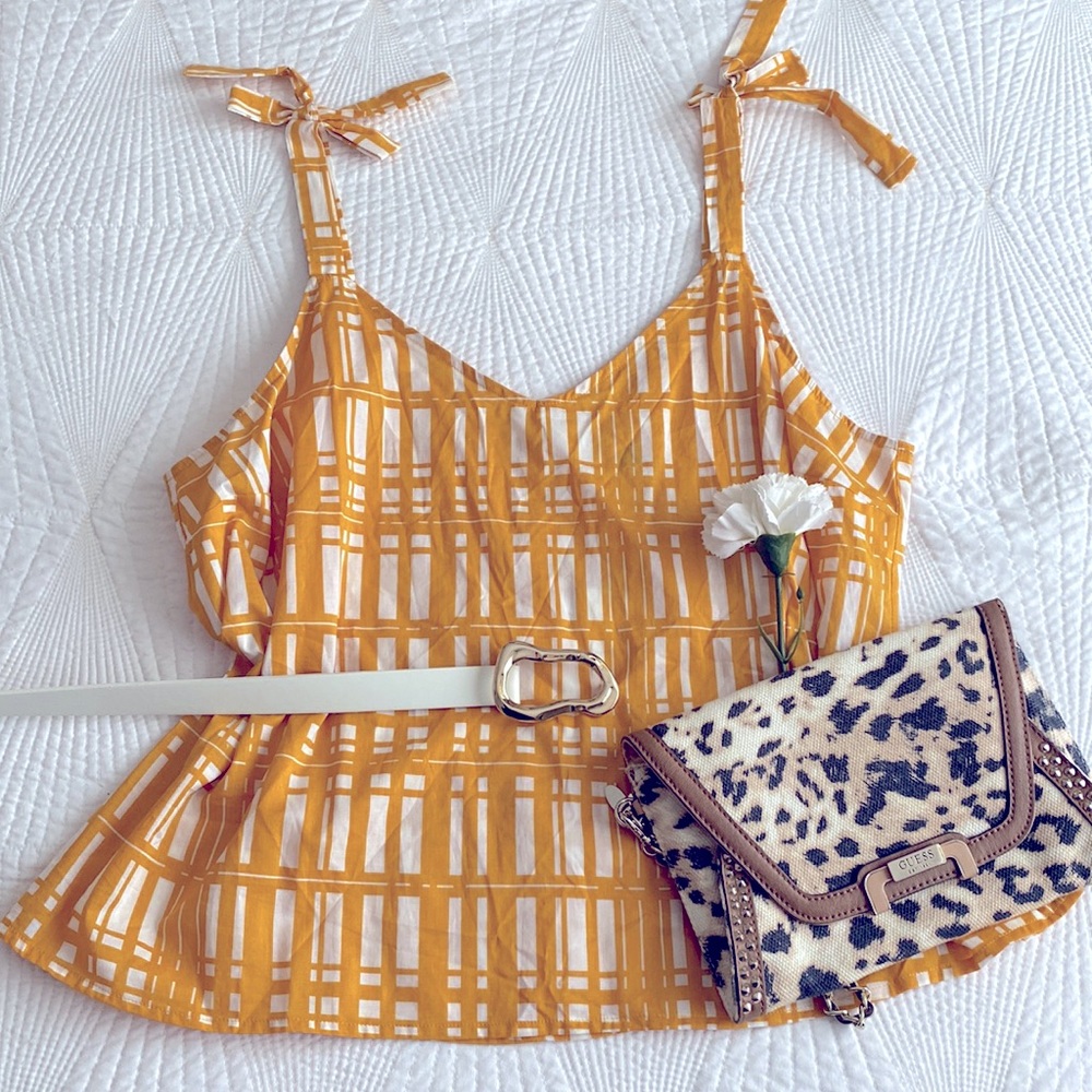 Universal Thread Mustard Top
